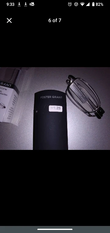 reading glasses compact, foldable, new foster grant   in case image indicator(6)