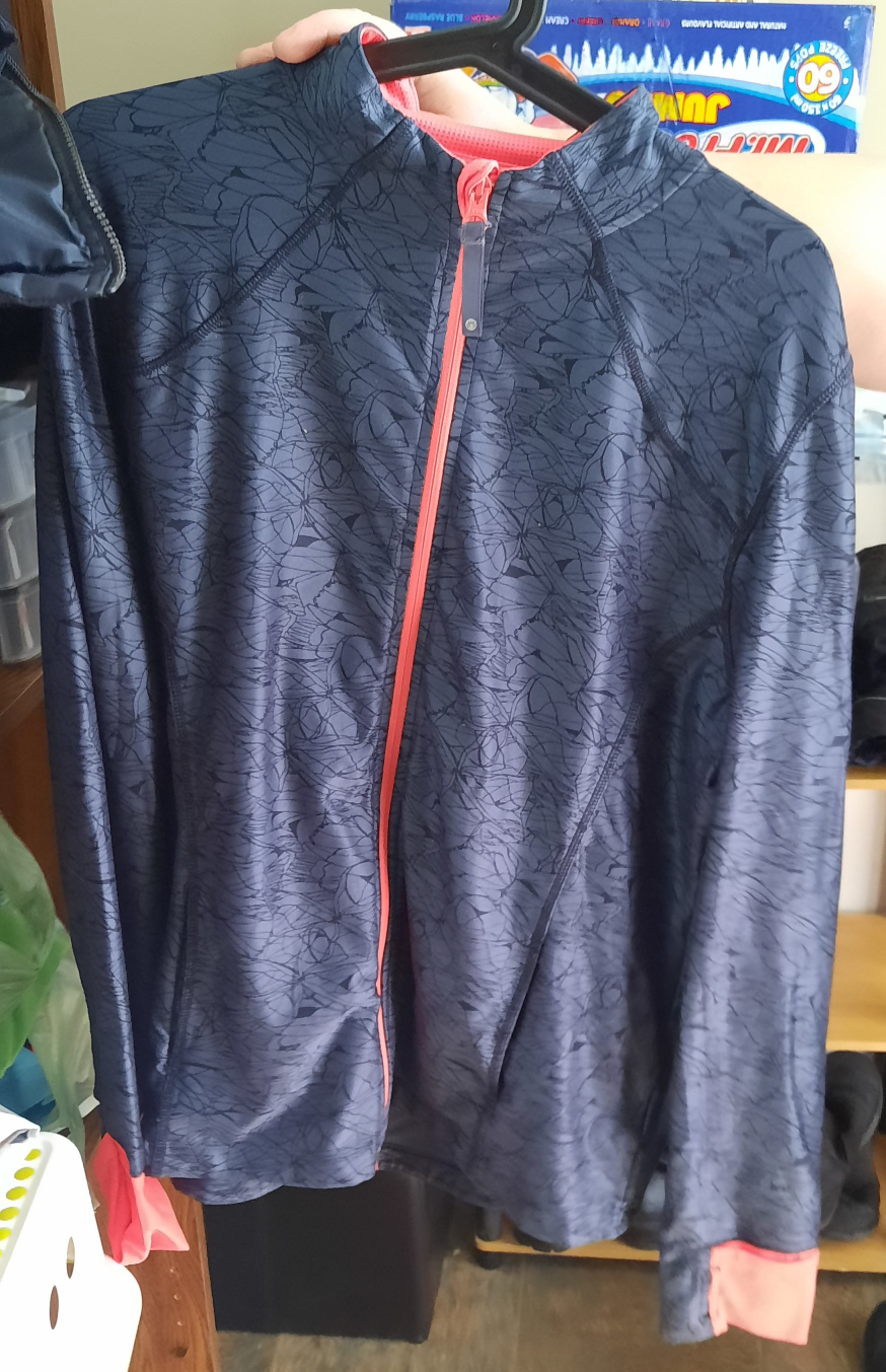 Various items - photo 2