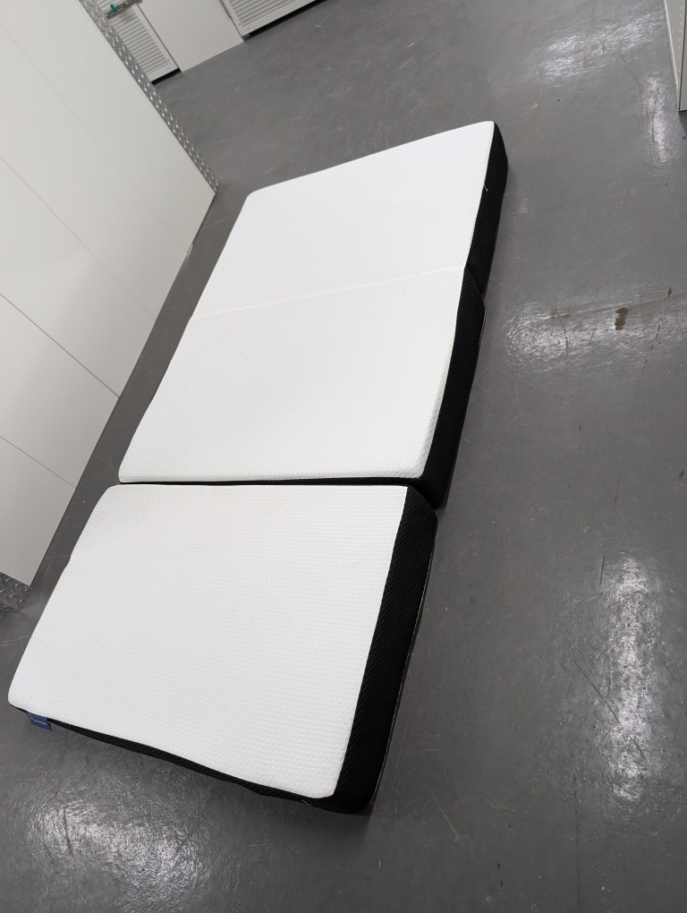 SECRETLAND Tri-Foldable 6in Thick Twin Mattress - photo 2