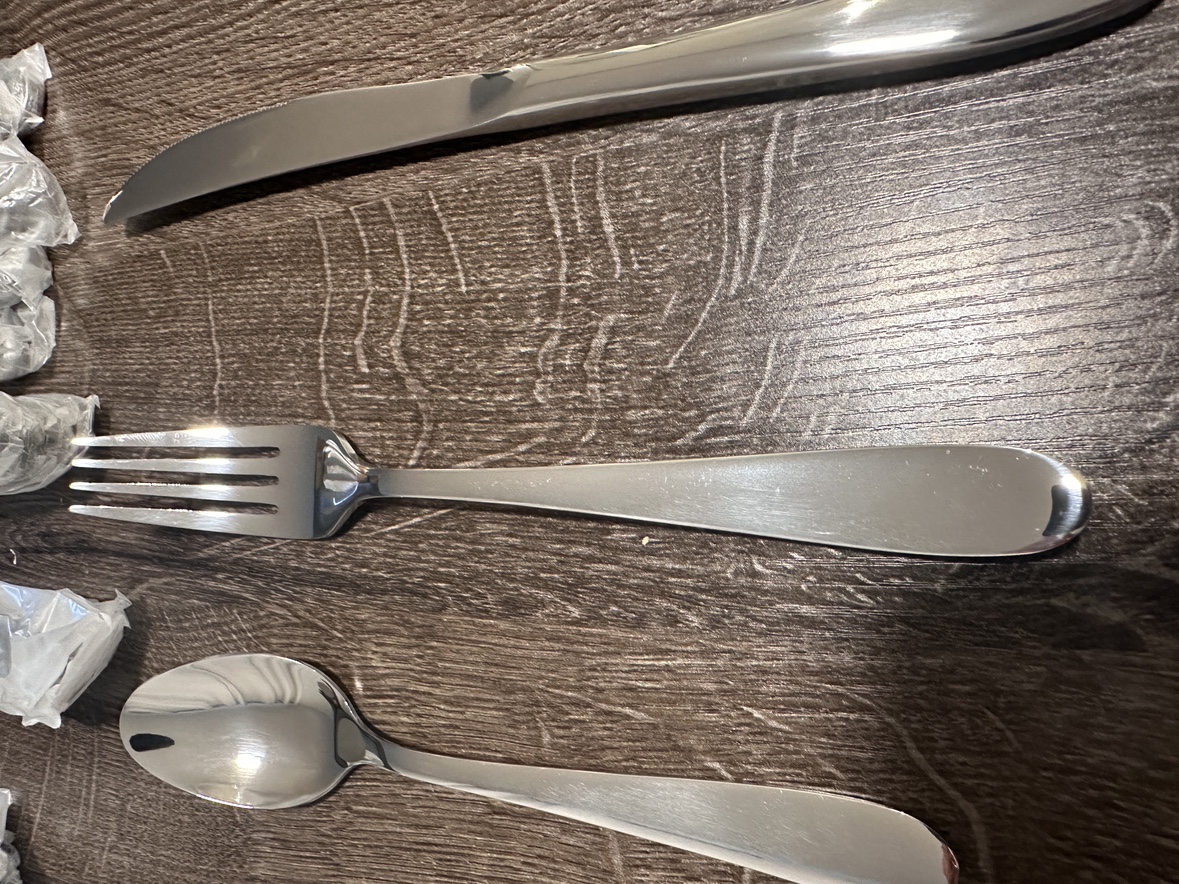30pcs Stainless Steel Flatware Set (brand new) - photo 4