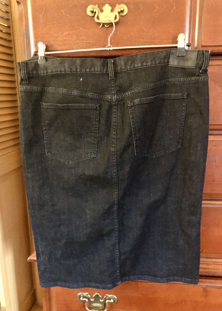 Ralph Lauren’s Lauren Black Denim Skirt image indicator(2)