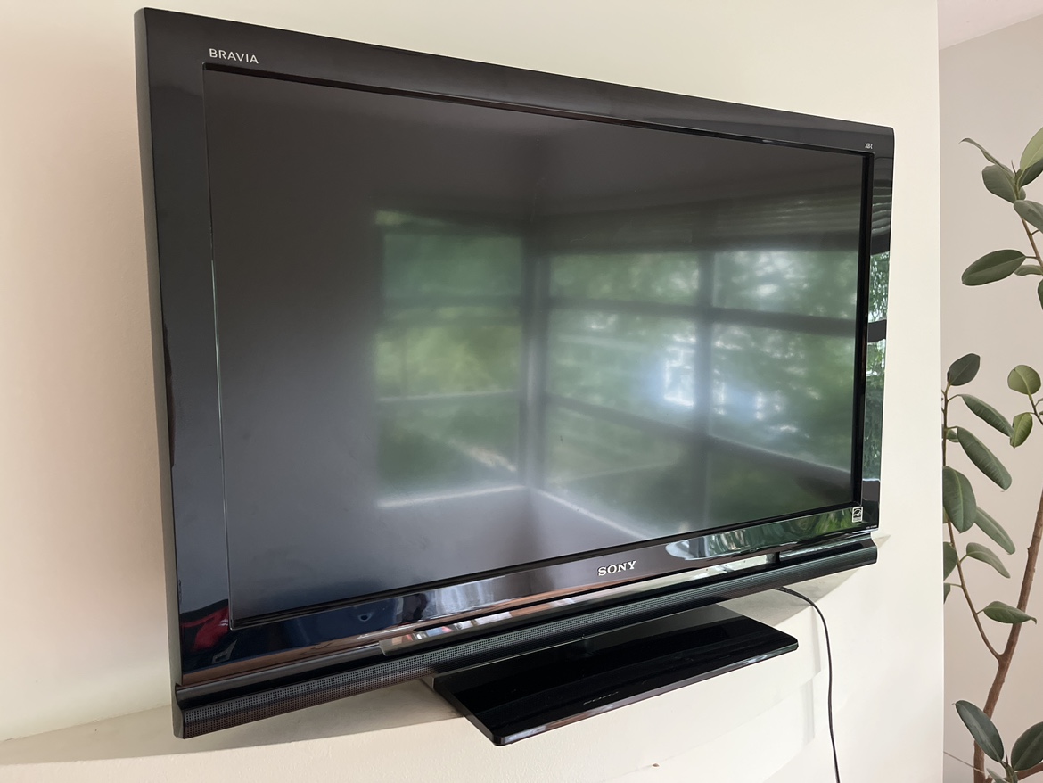 Sony Bravia 32” LCD TV