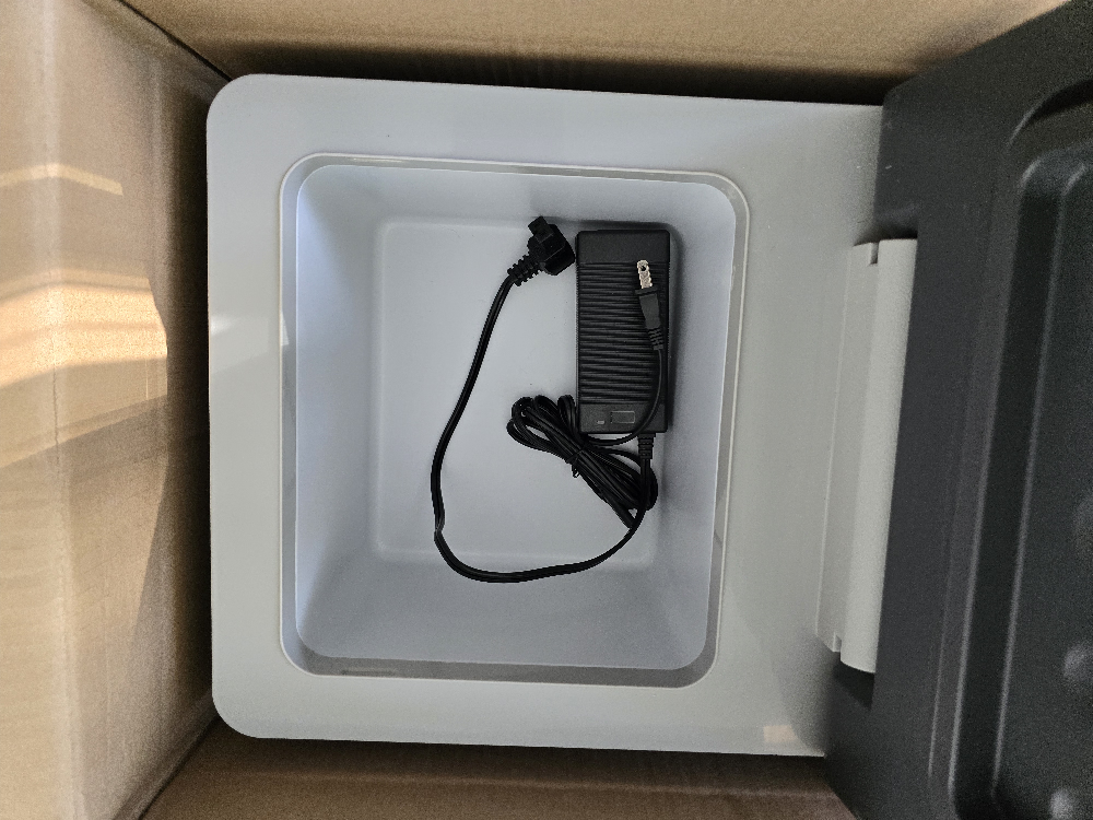 12 Volt Refrigerator 9L Portable Mini Freezer with app image indicator(3)