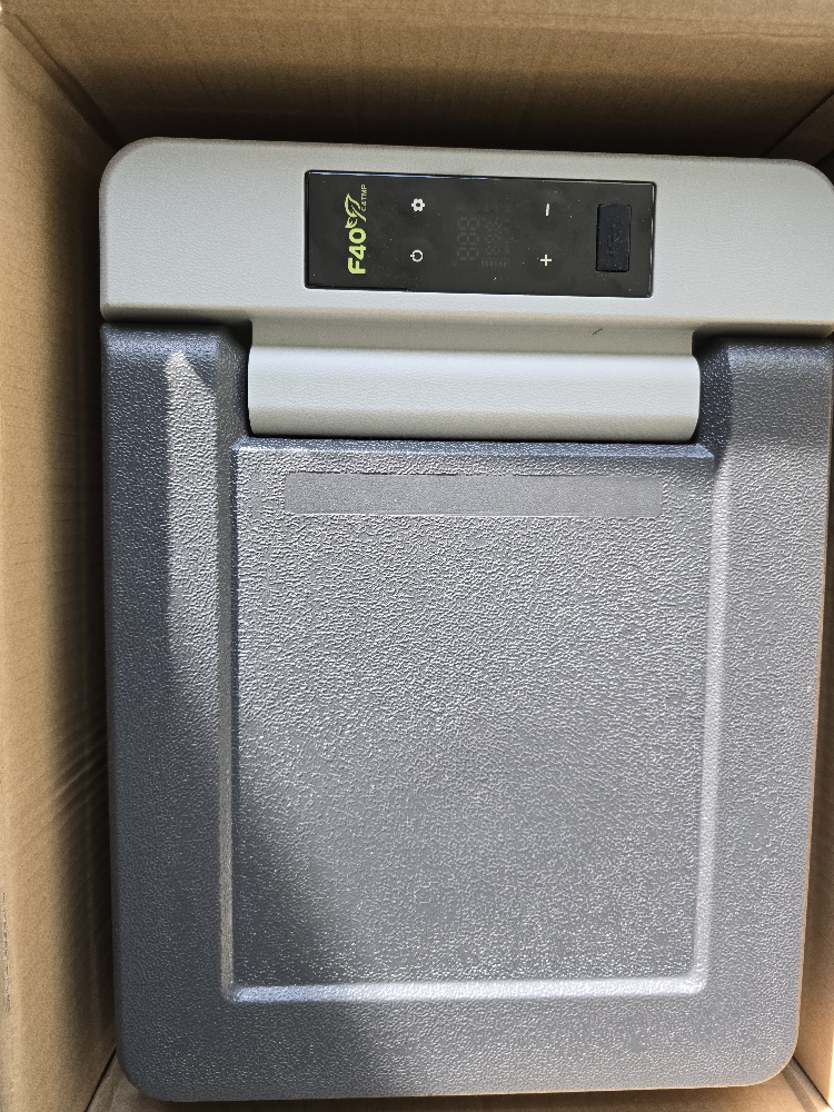 12 Volt Refrigerator 9L Portable Mini Freezer with app image indicator(4)