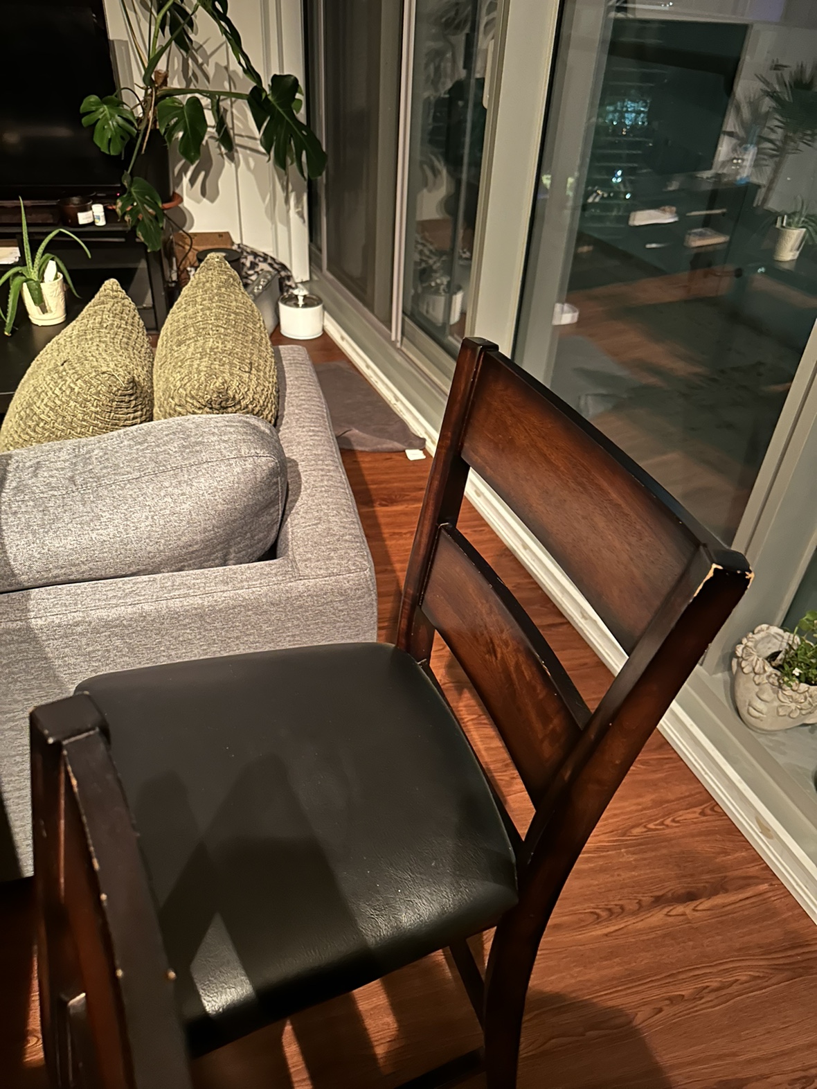 Dinning table and chairs - photo 3