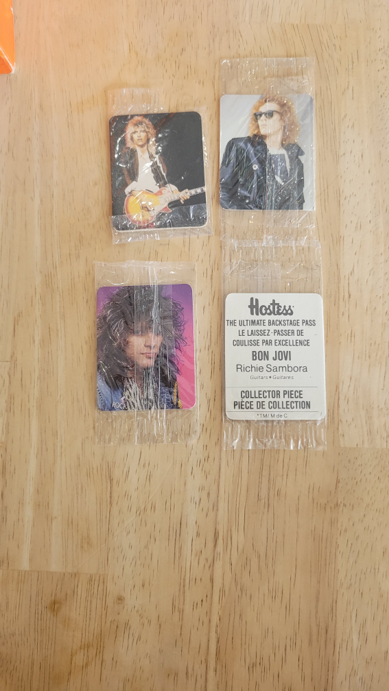 30 assorted Hostess sport/non sport cards image indicator(2)