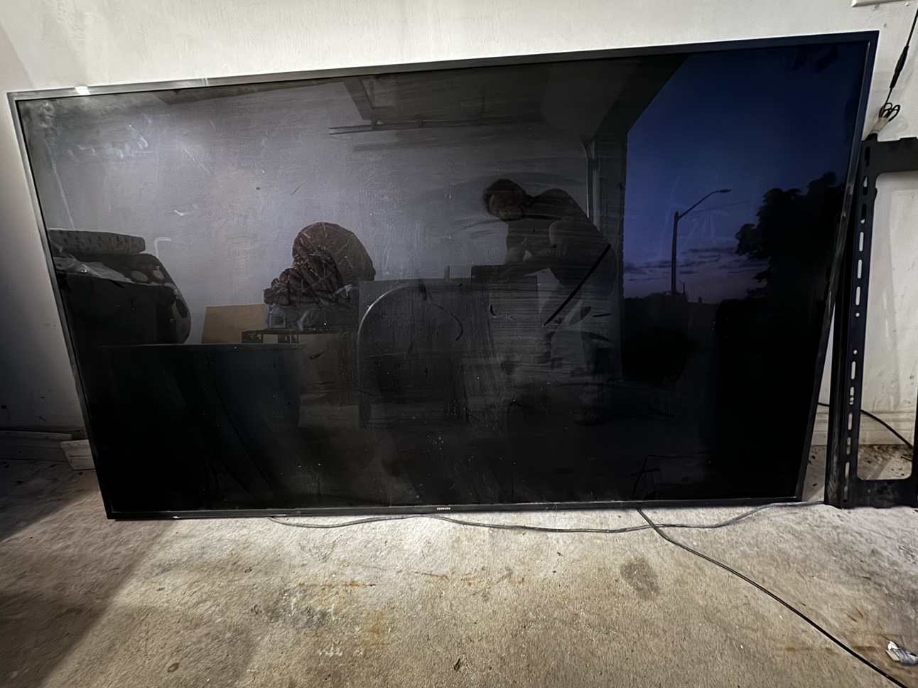 Samsung smart TV 75 inch thumbnail