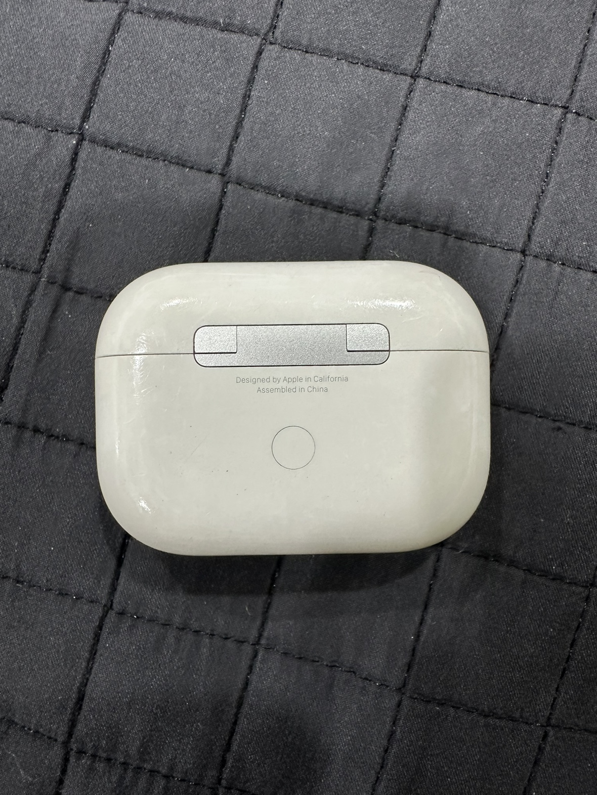 Used AirPod Pros with Wireless Charging Case image indicator(7)