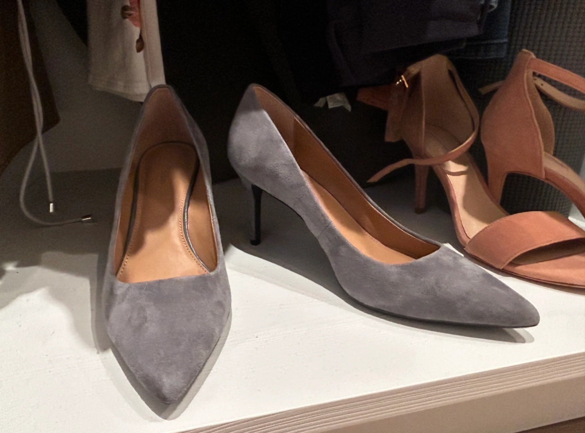 Brand New Leather Heels (8.5) image indicator(7)