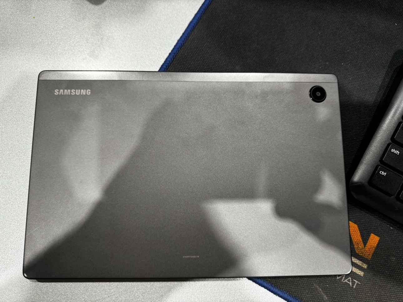 Samsung tab A8 like new - photo 2