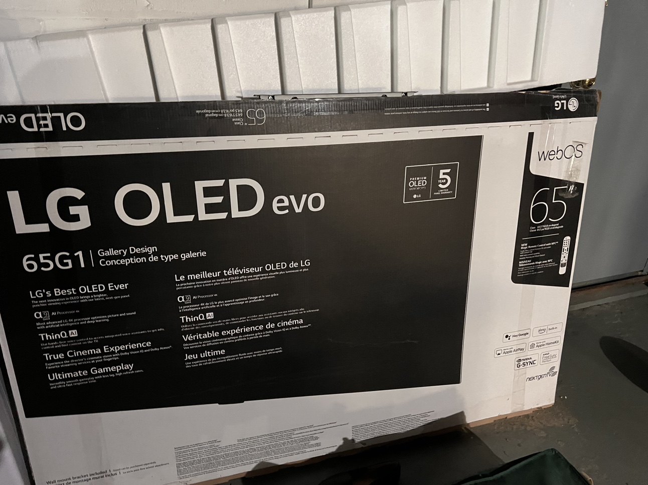 65” Olaf tv- LIKE NEW with wall mount