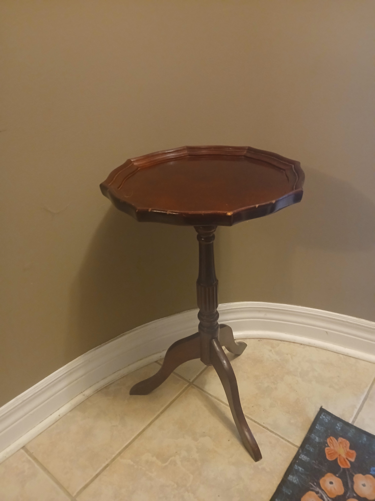 Small vintage table/plant holder