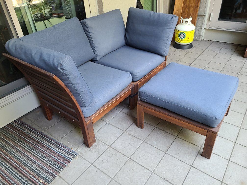 Outdoor Couch with Ottoman image indicator(3)