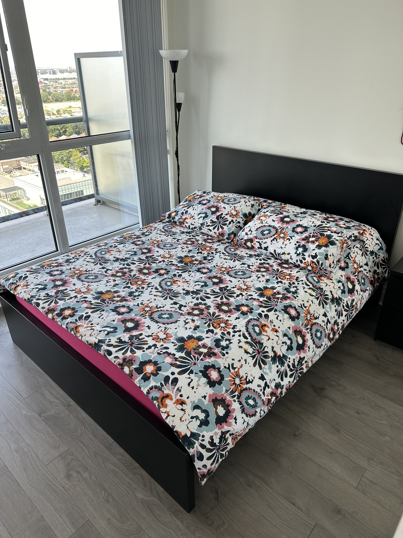 IKEA Queen Size Bed Frame Malm image indicator(4)