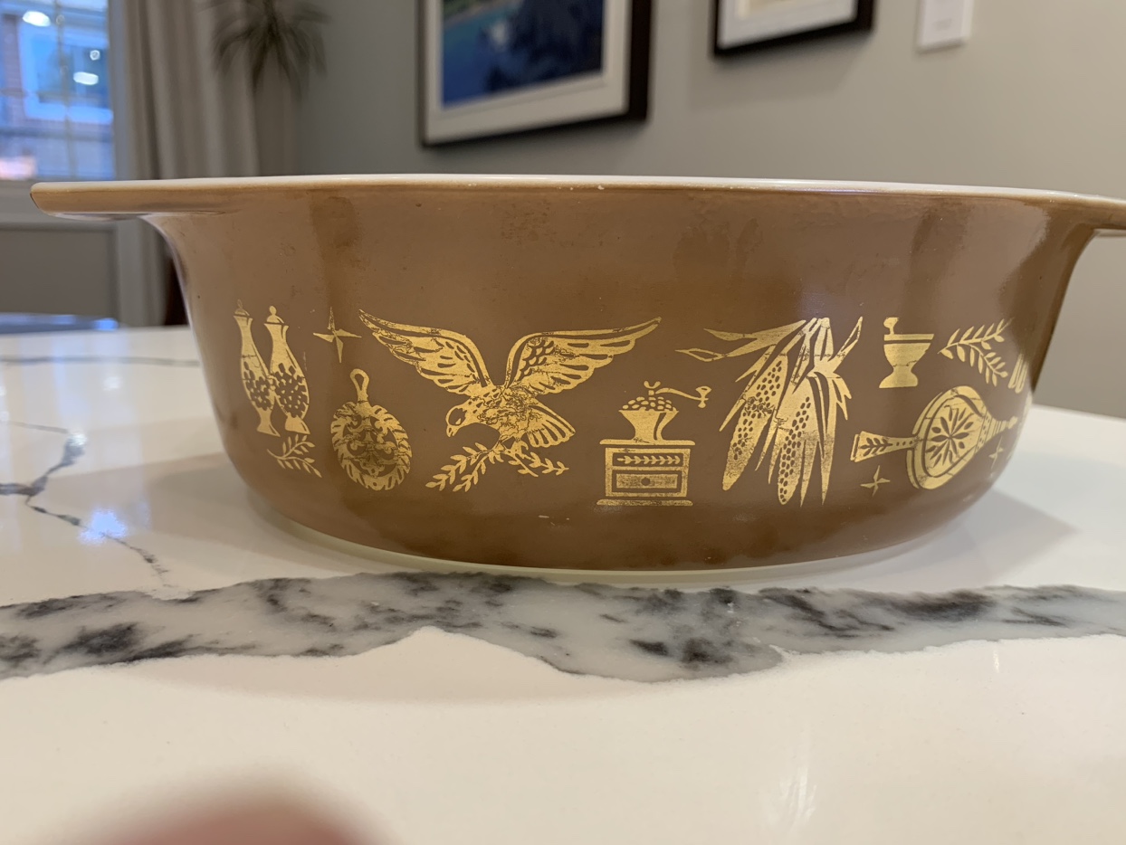 Pyrex Americana 1 & 1/2 Quart Cinderella Casserole image indicator(6)