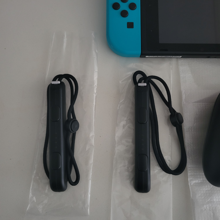 Nintendo Switch Neon Red and Blue image indicator(4)