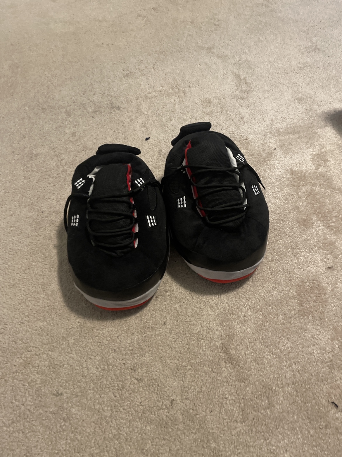 Black and Red Jordan 4 Slippers image indicator(2)