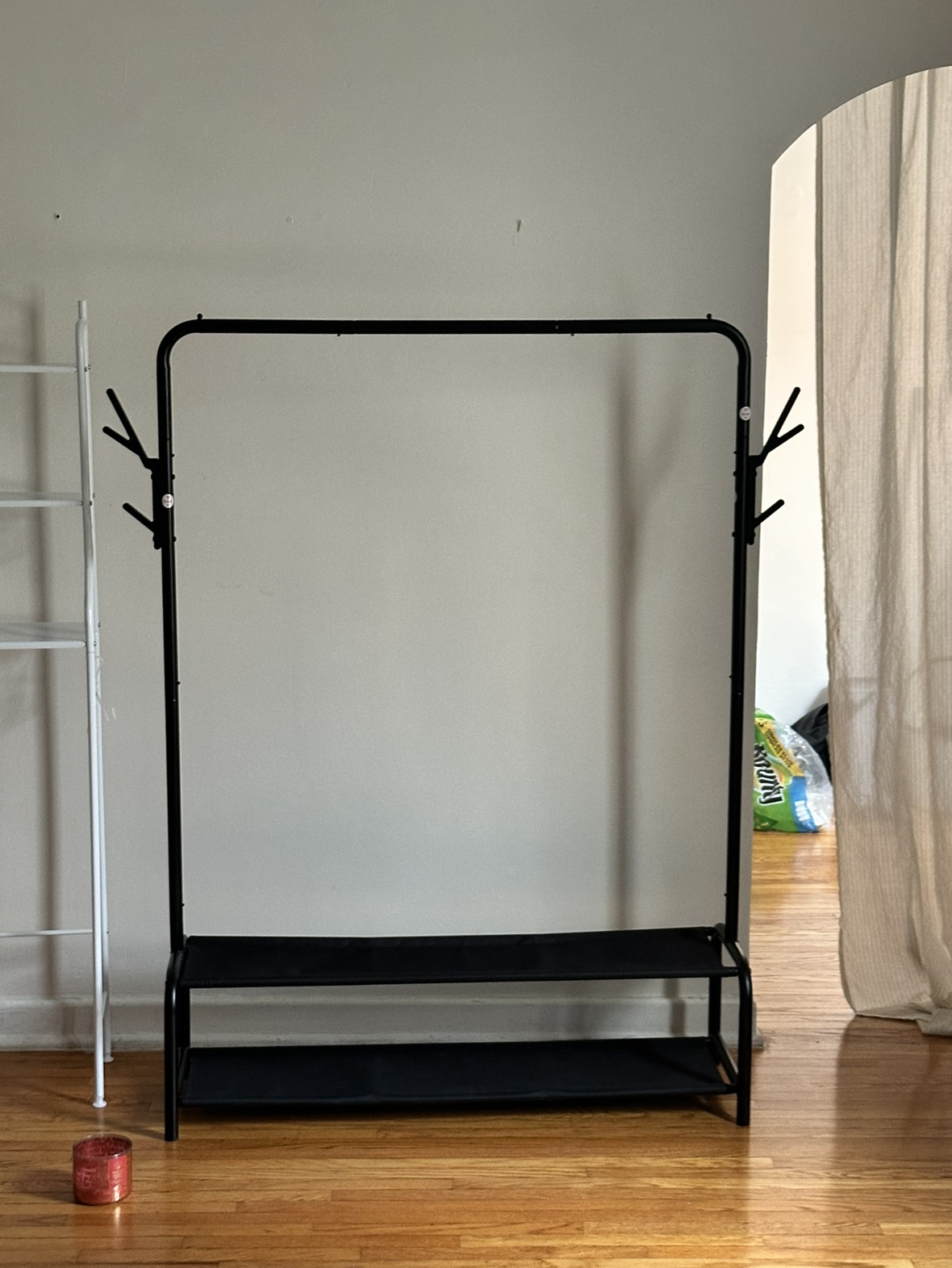 Clothing Rack image indicator(3)