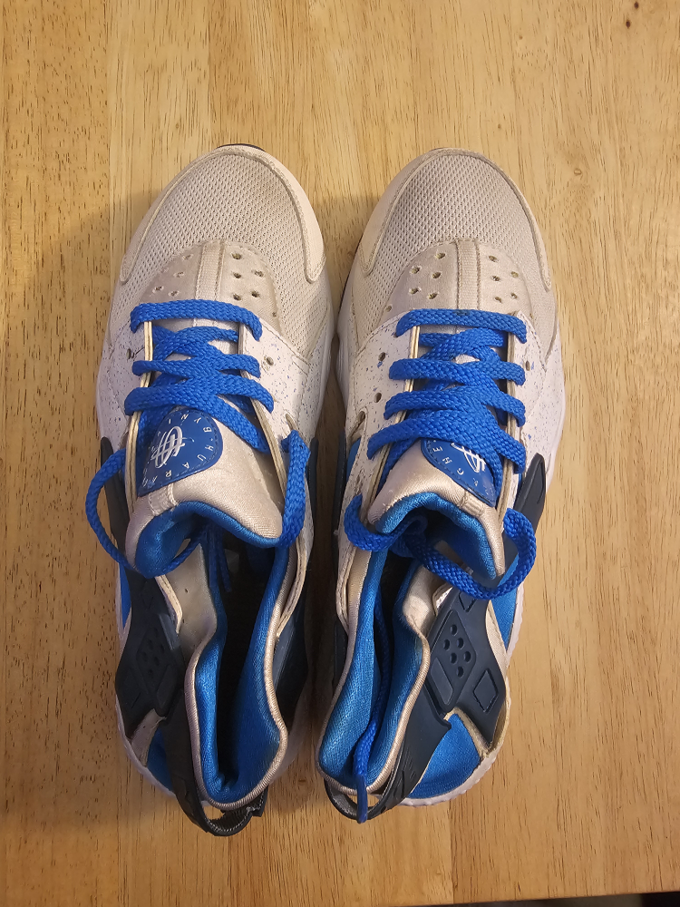 NIKE HUARACHE SNEAKERS Size 6.5 Youth image indicator(2)