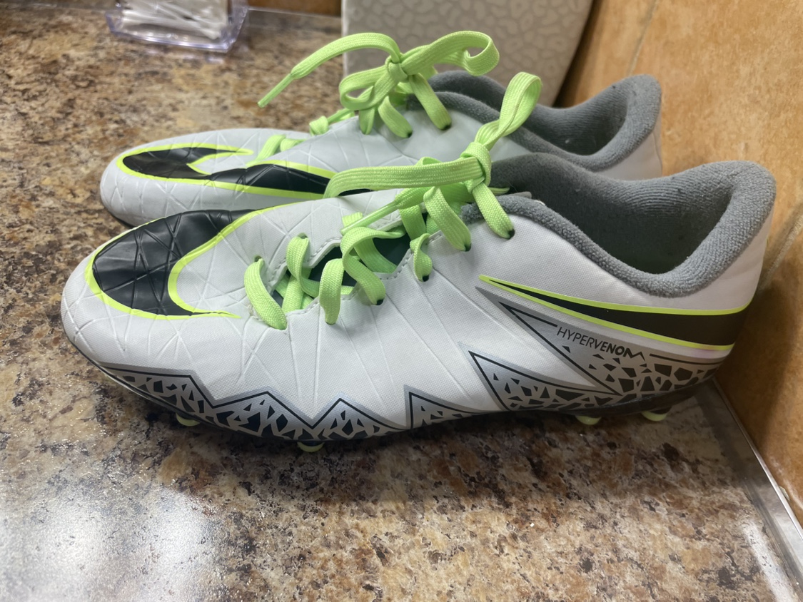 Nike youth soccer cleats - photo 4