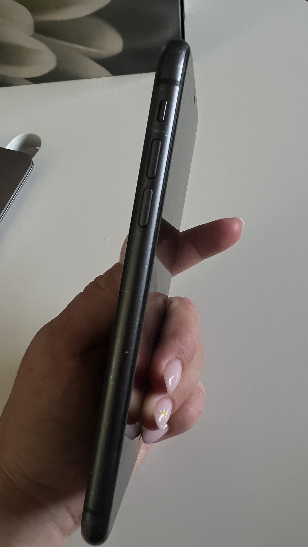 iPhone 11 - photo 3