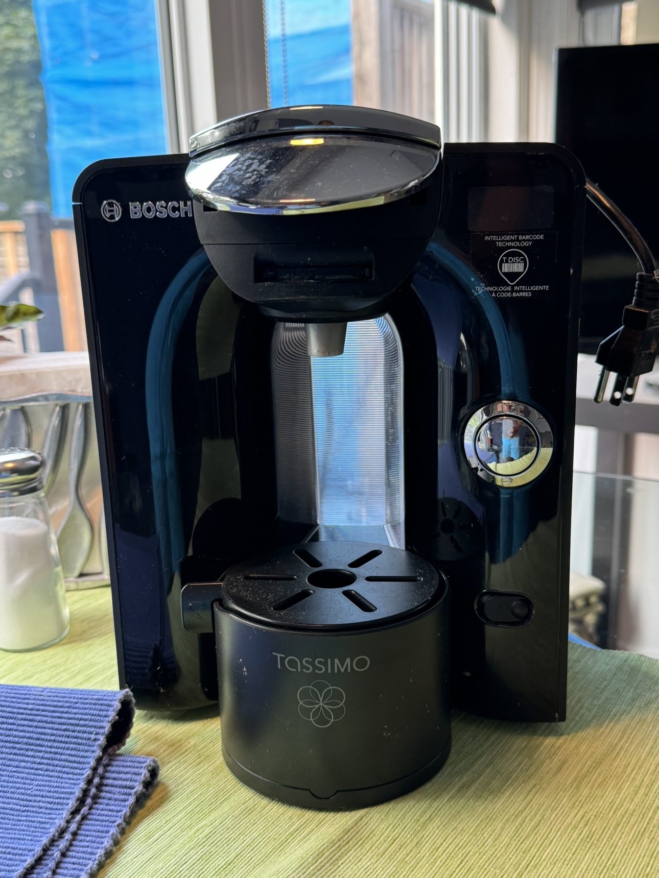 Coffee machine for Tassimo pods