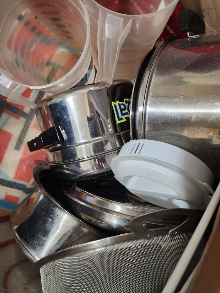 Kitchenware Lot thumbnail