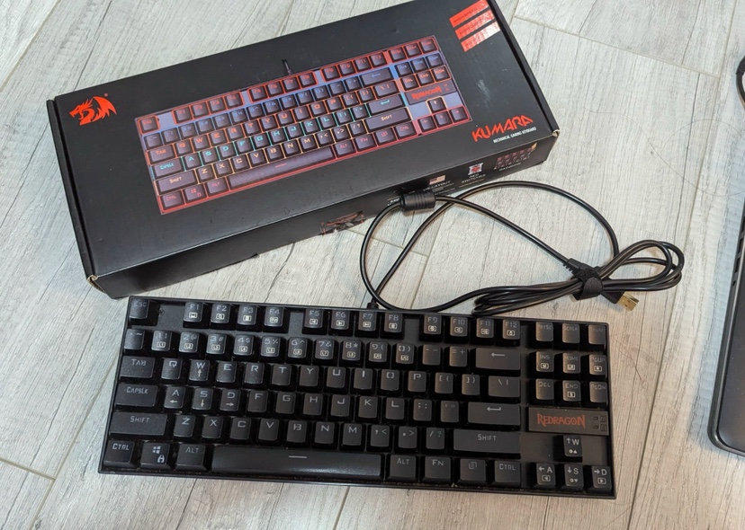 Redragon K552 Mechanical Gaming Keyboard thumbnail
