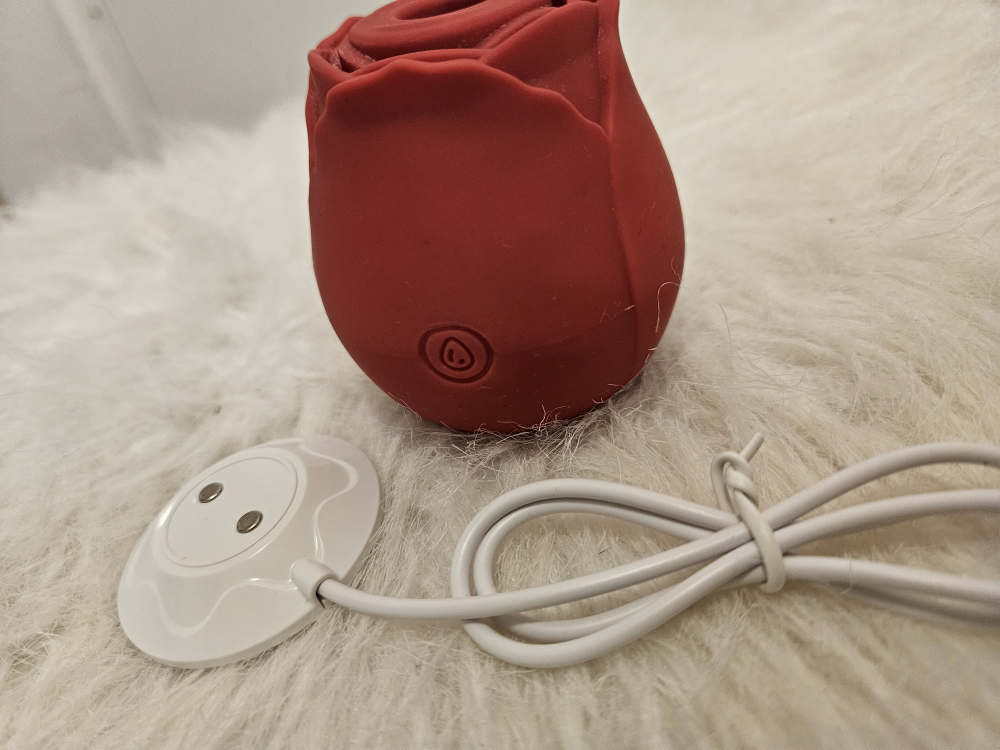 Rose-Shaped Rechargeable mini massager thumbnail