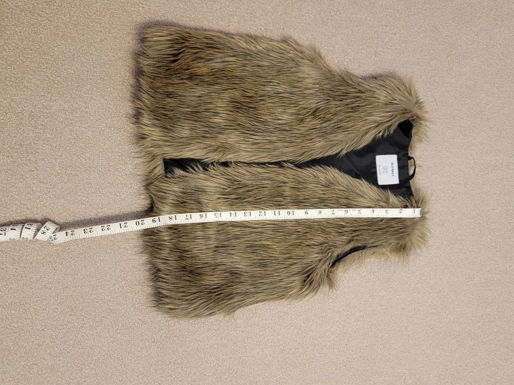 OLD NAVY Girls faux fur vest. image indicator(8)