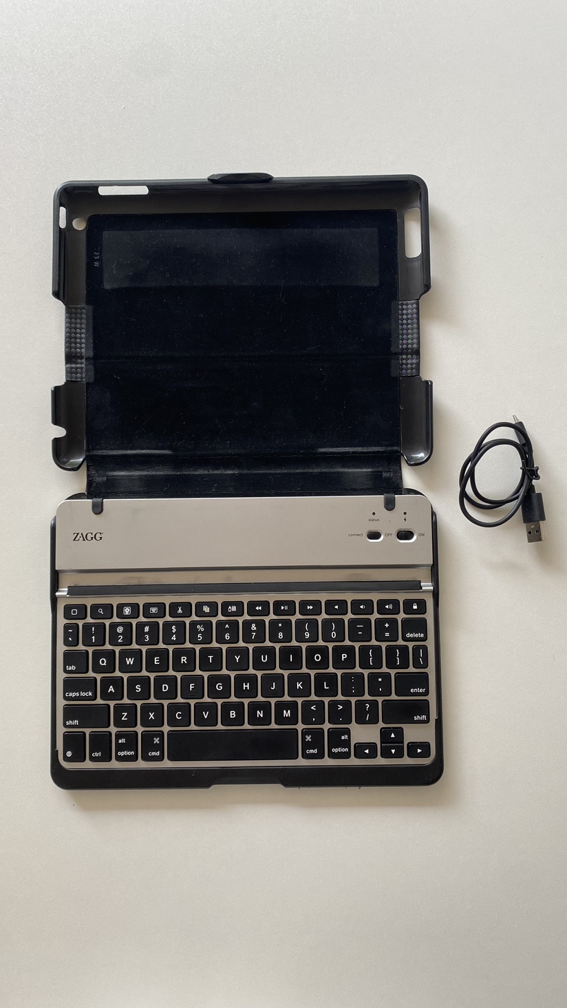 Black iPad 4th Generation 32GB with ZAGG Keyboard Case - photo 4