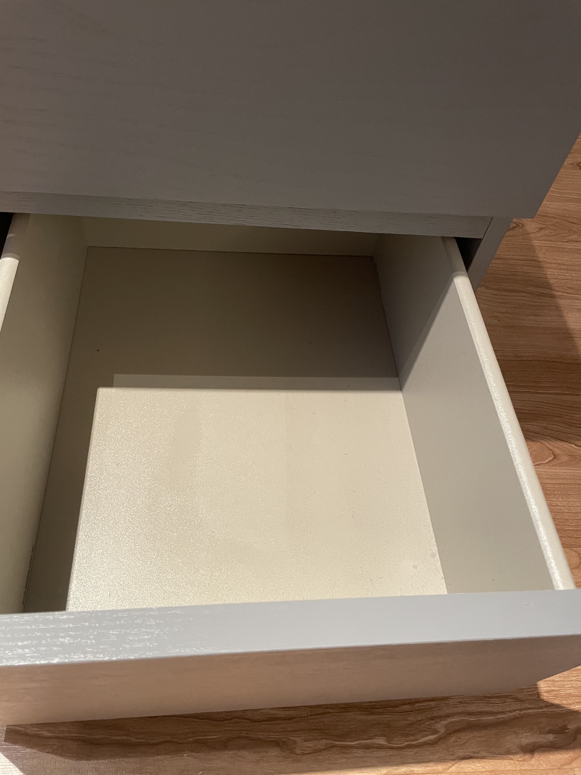 IKEA bedside table MALM - photo 5