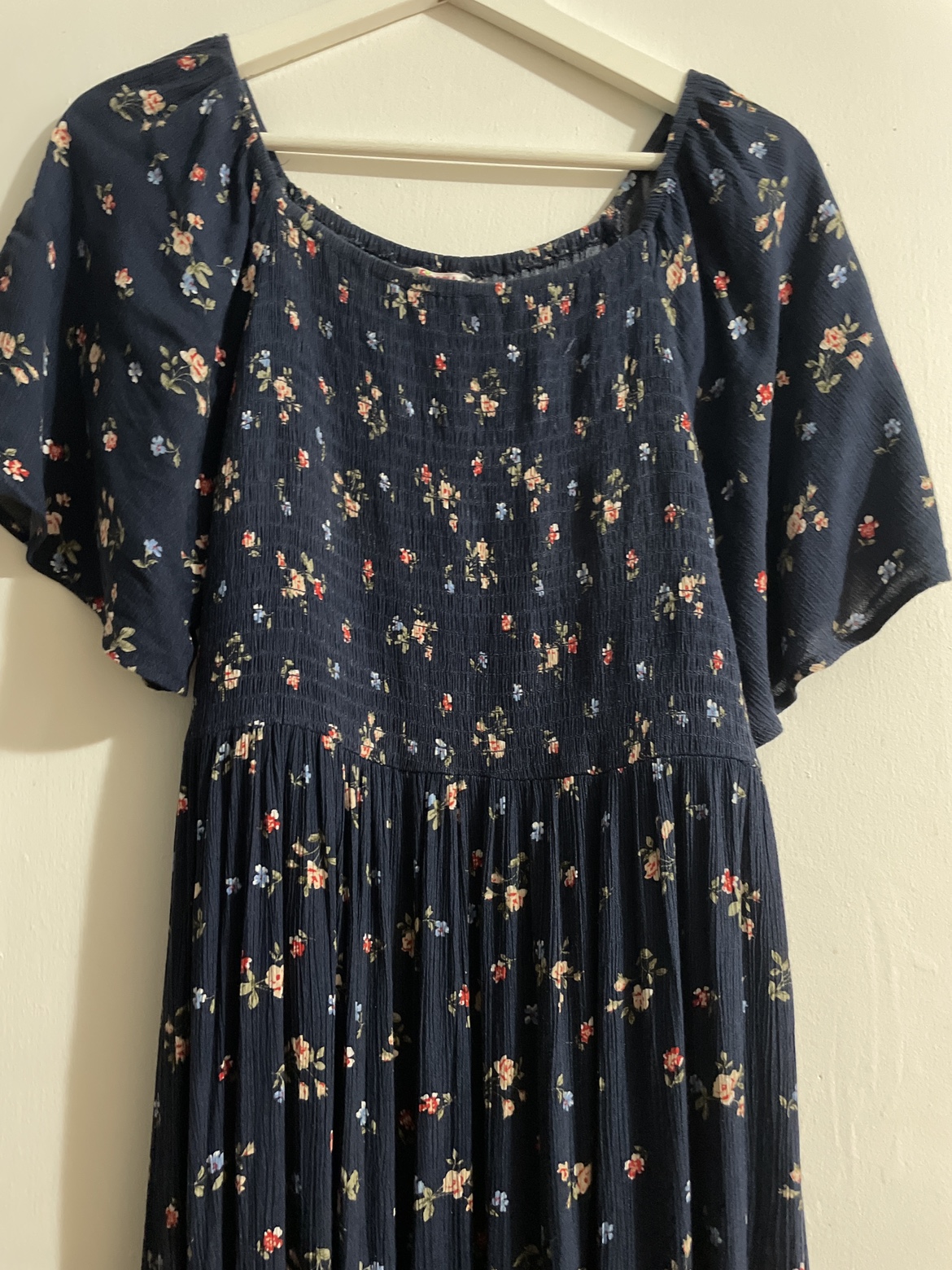 Long floral dress image indicator(2)