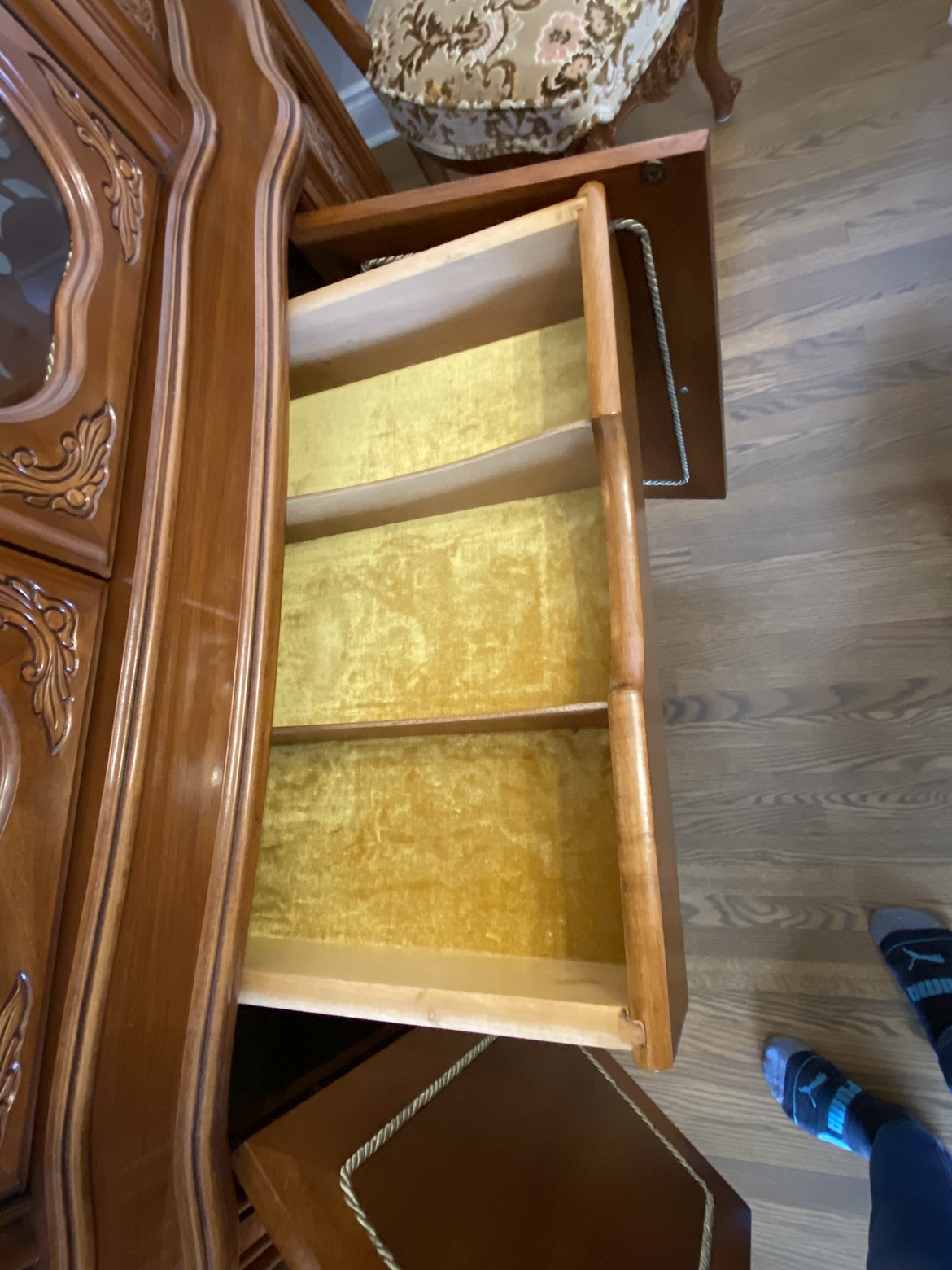 Vintage Solid Wood Dining Room Set image indicator(5)