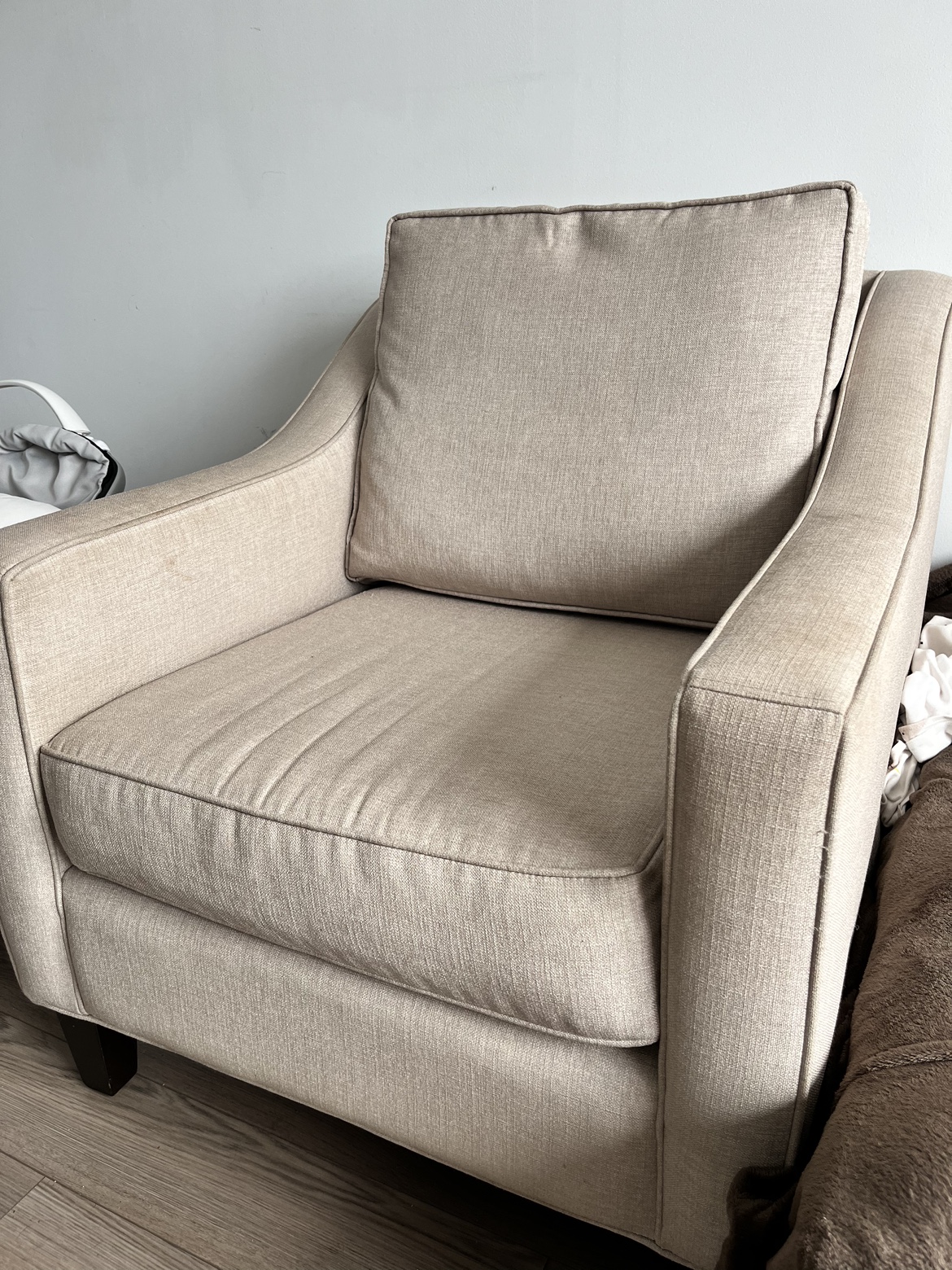Moving out sale chair - photo 3
