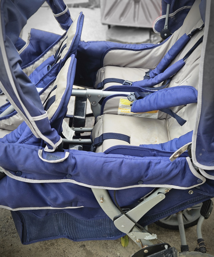4 seat stroller in great condition - photo 2