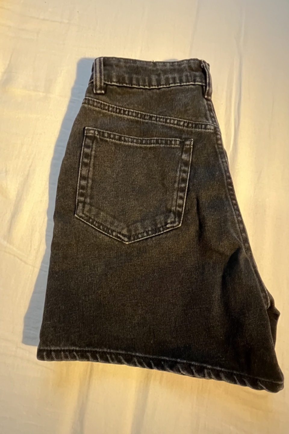 Zara women’s denim shorts size US 2 - photo 2