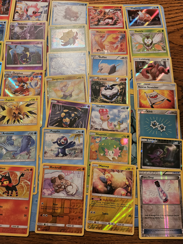 Vintage Pokemon Holographic cards(2014-2019) image indicator(2)