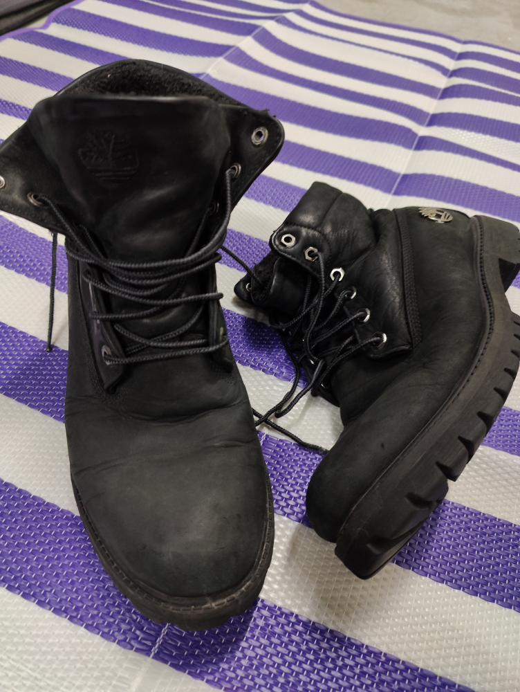 Black Timberland Boots 9.5 men's thumbnail
