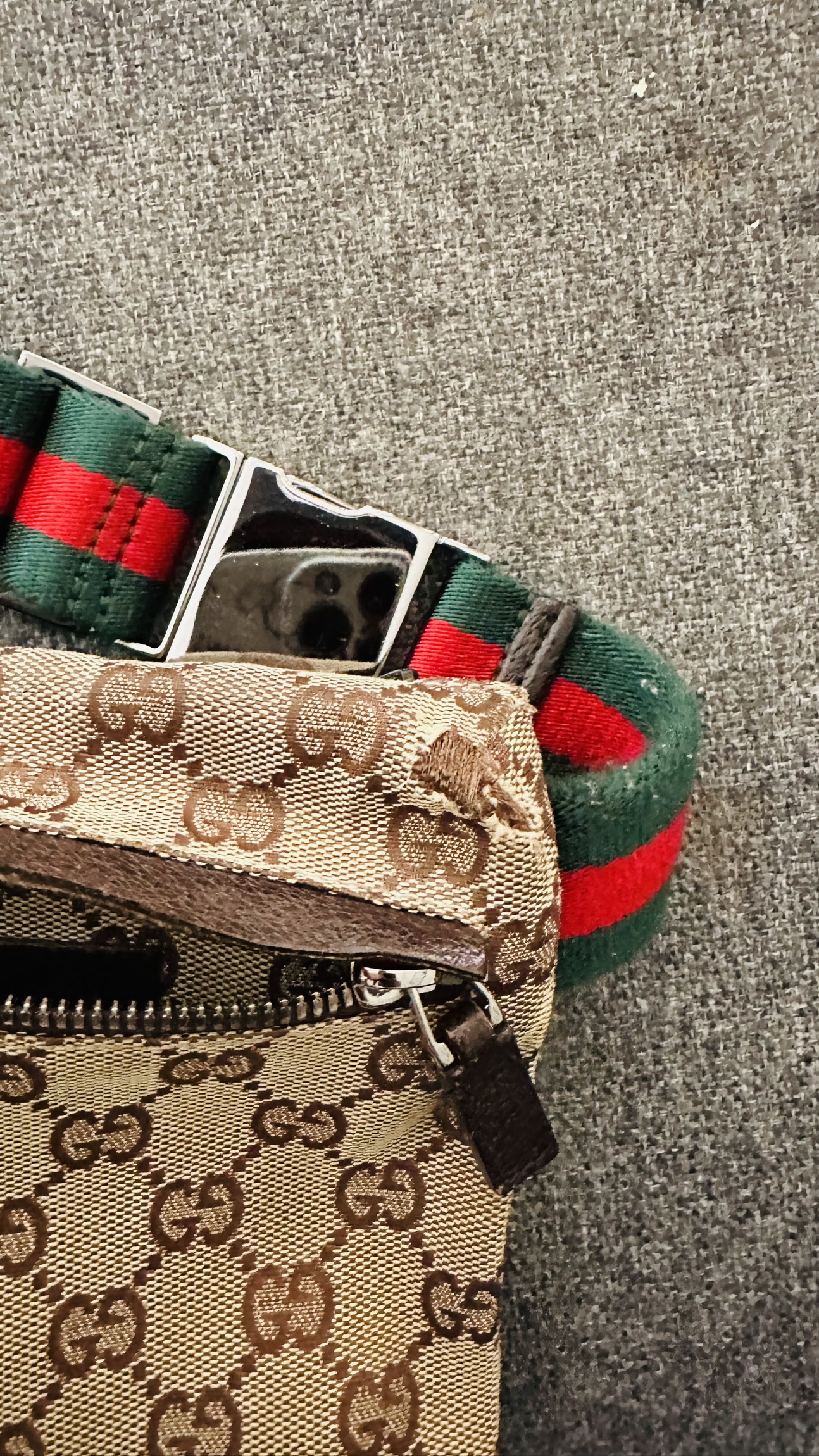 Gucci hip bag image indicator(4)