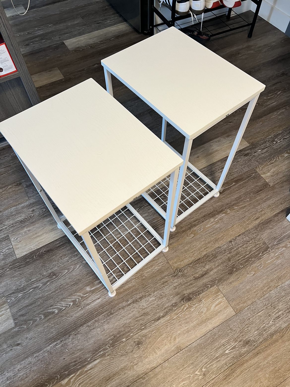 2 nightstands / side tables - photo 2