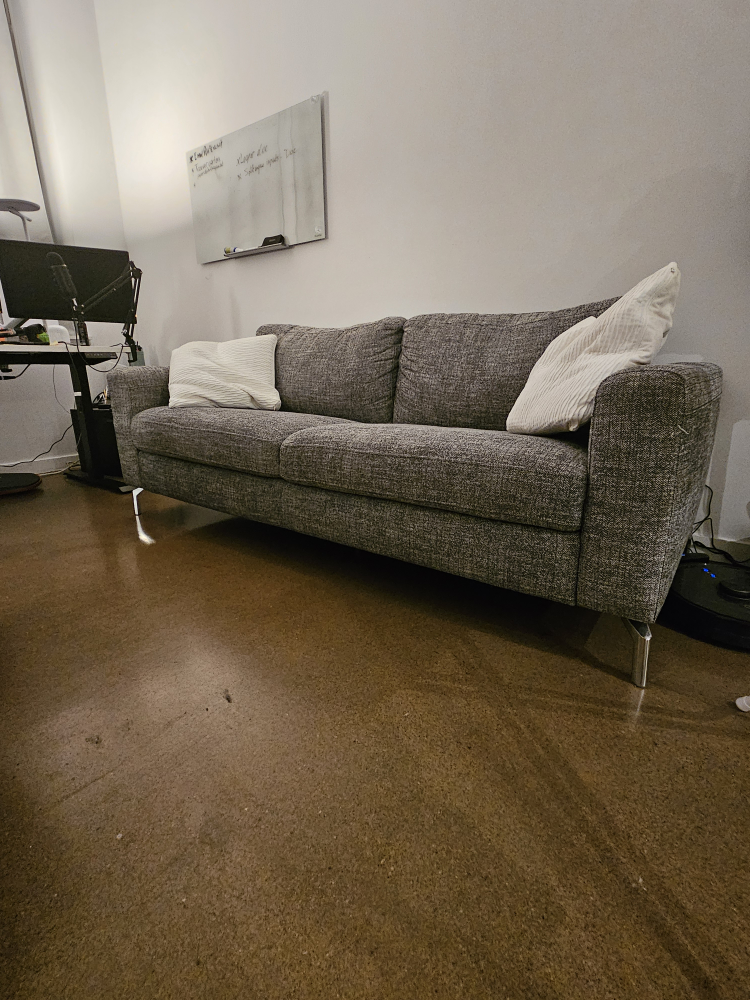Luxurious Couch for Sale! - photo 3