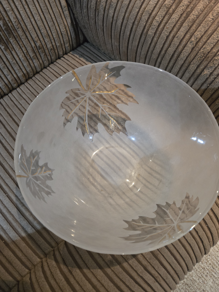 Deep Glass Serving Bowl with Maple Leaf Design image indicator(2)