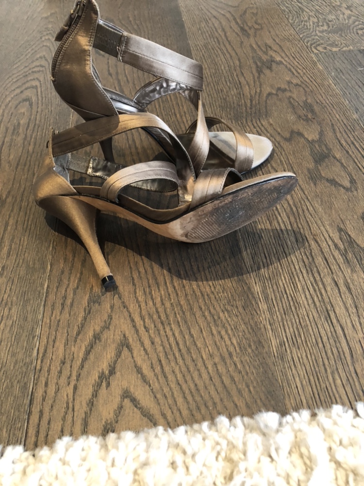 BCBG Pumps image indicator(4)