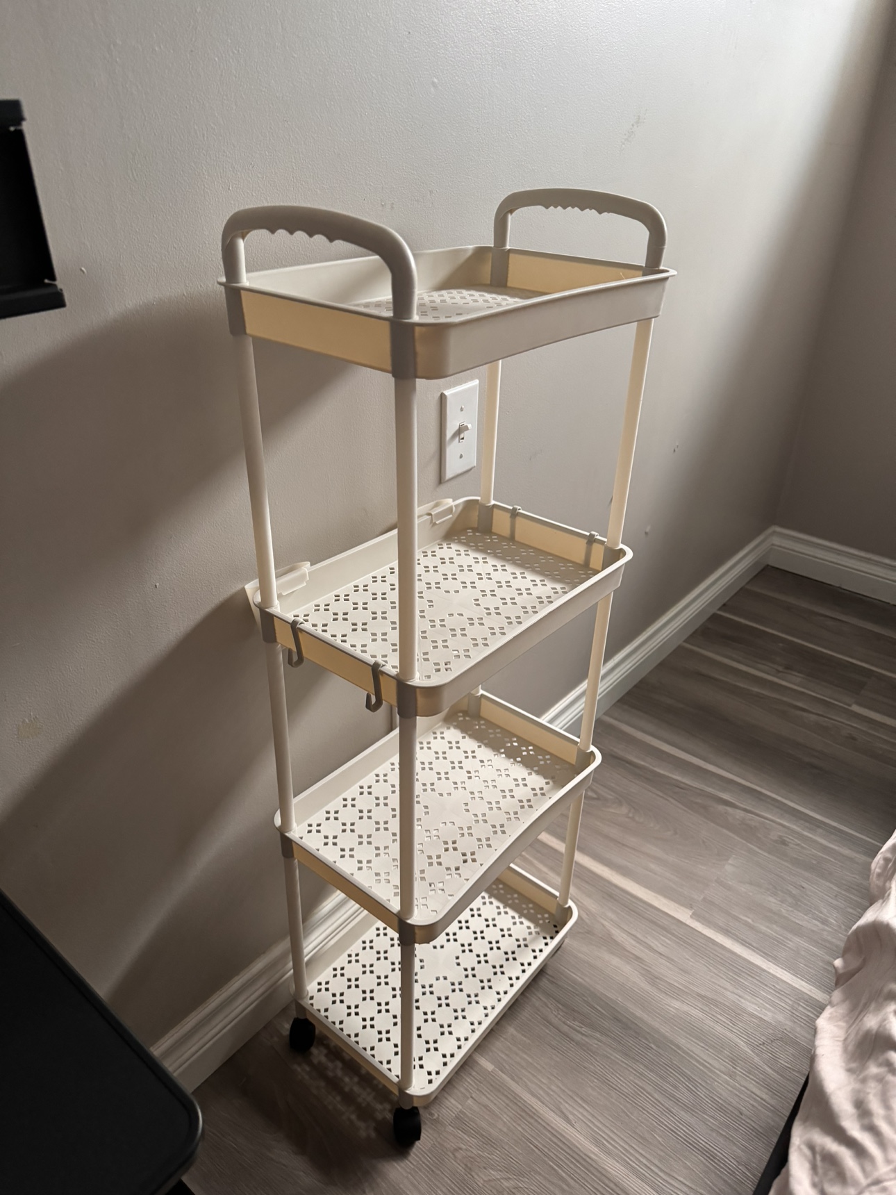 Plastic cart thumbnail
