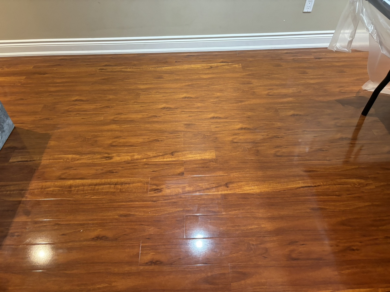 Laminate flooring 500 sqft - photo 2