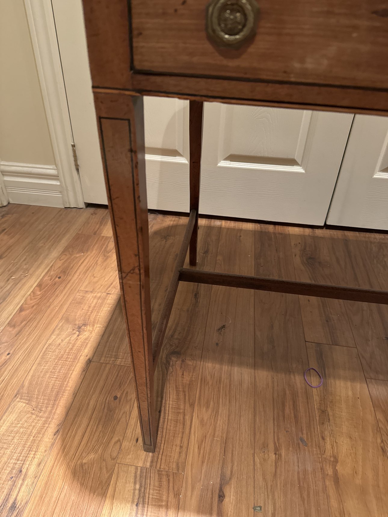 Desk/hallway or console table image indicator(3)