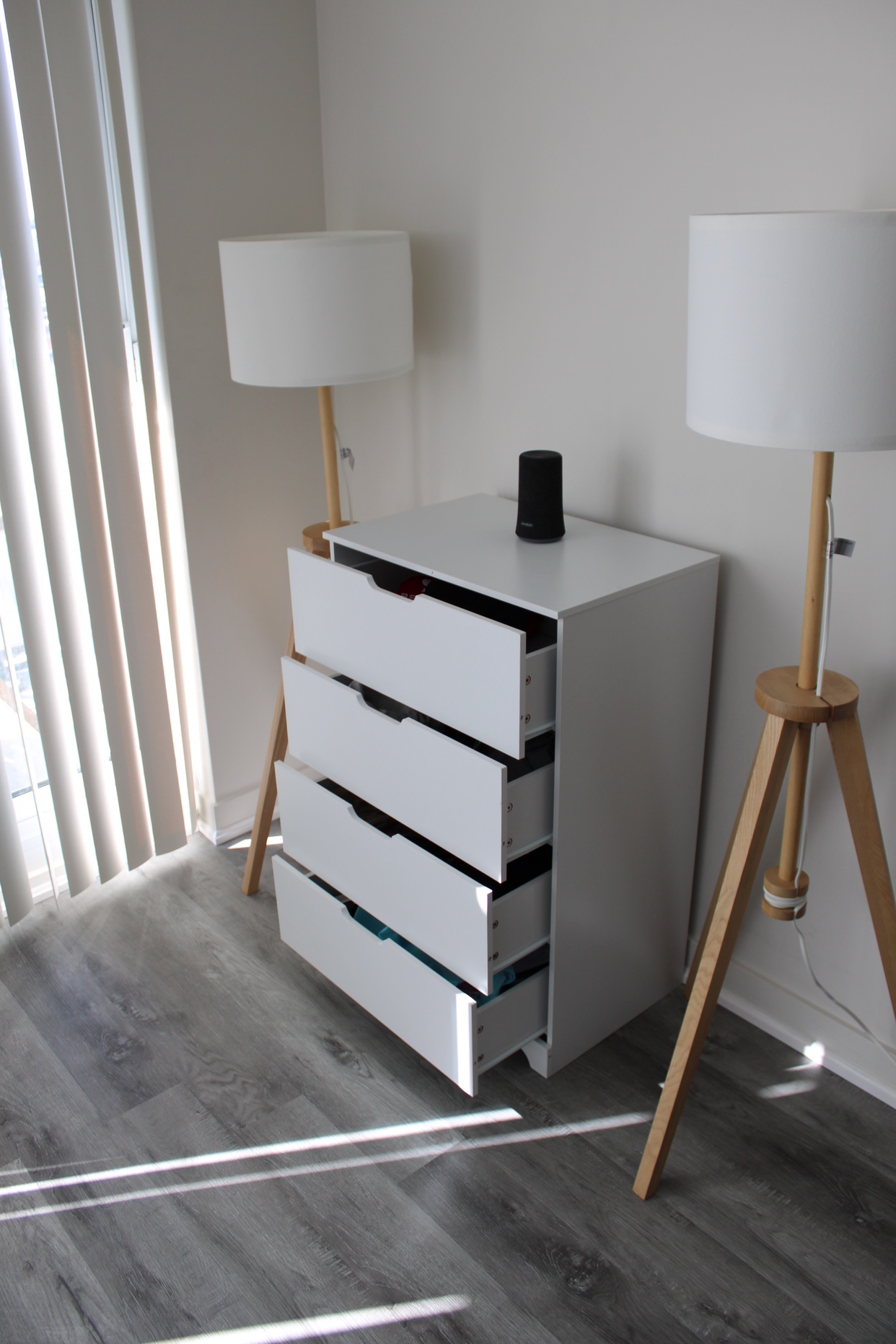 BRAND NEW white 4 drawer dresser (delivery available) image indicator(3)