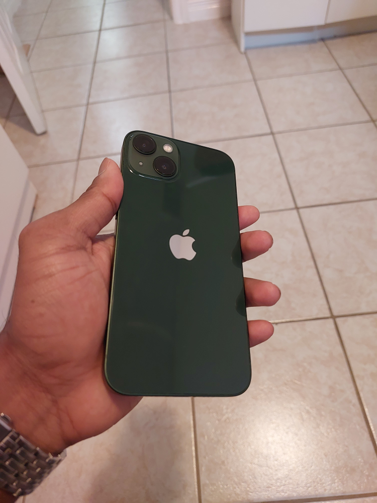 Iphome 13 (Unlocked)