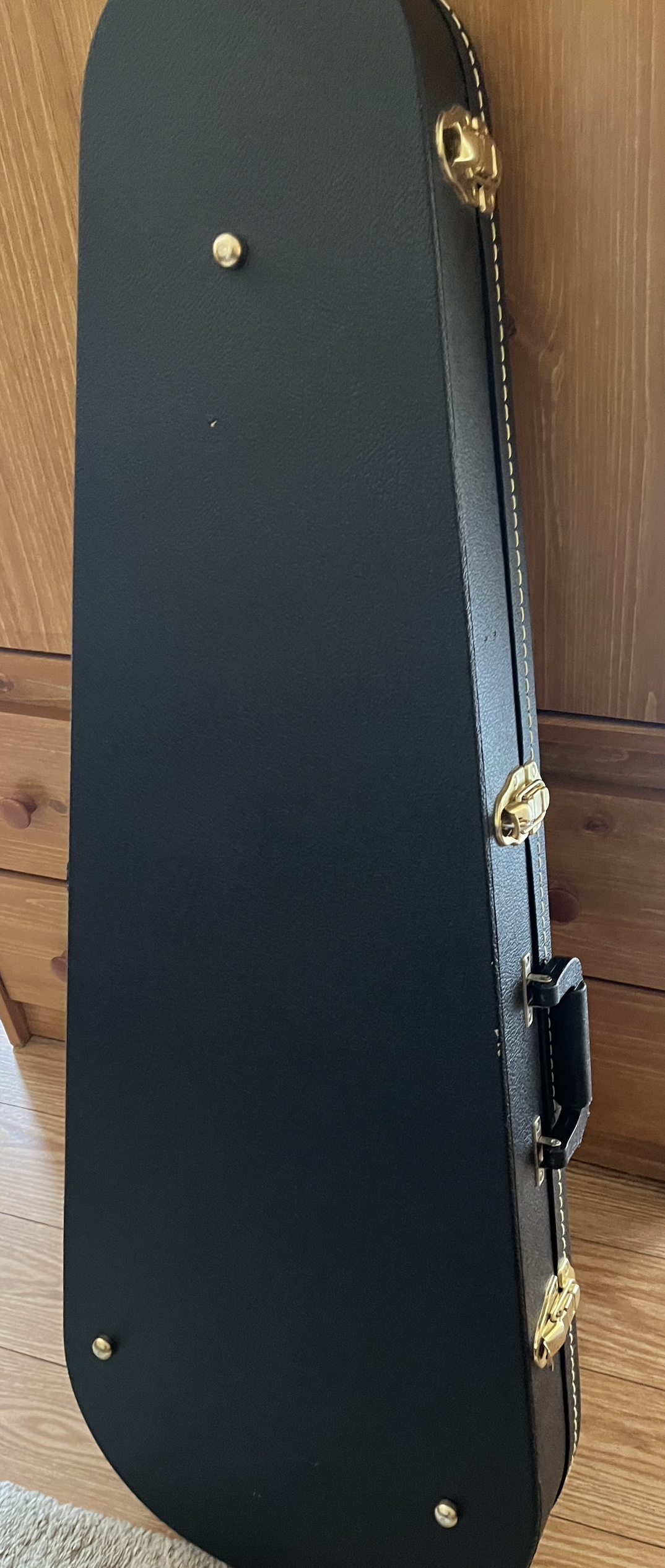 Fender MIM stratocaster with hardcase thumbnail